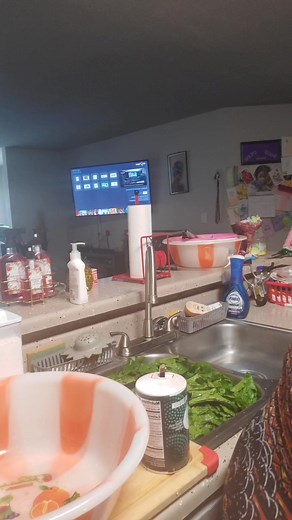 Clean Turnip greens with salt | Cooking & Chatting With Dirty Sally