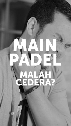 Main padel biar keliatan keren? Boleh banget Tapi inget, bukan cuma gaya yang harus siap, tubuh juga! Mulai dari pemanasan sampai pilih alat yang sesuai biar gerak lebih nyaman selama padel💪 Dan jangan lupa, cukupi kebutuhan cairan dan mineral itu kunci! ⚠ Pilih air dengan mineral alami biar kebutuhan cairan dan mineral tubuh tetap terpenuhi agar bantu cegah kram otot, heat stroke, dan gangguan metabolisme 💧 Kalau abis padel malah cedera… ya gagal branding dong 😅 Stay till the end biar kamu t