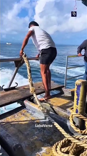 He Lost Control of the Ship’s Anchor in Seconds! 😨