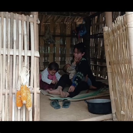 Full Video Mother and daughter help, disabled aunt gives birth 087 | Single Mom | Facebook