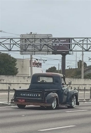 Proximo encuentro HIALEAH Classic Cars Show 24ENERO-de 7-11 pm 1460W 49th St #classiccars #vintagecars #miamicars #classiccarshow #miamievents