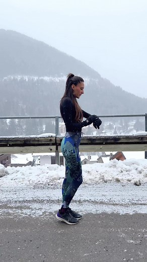 Winter running: -7 degrees, thick snow and the pure freedom of running on snow-covered roads. ❄️🌨️ Winter running: -7 gradi, neve fitta e la pura liberta di correre sulle strade innevate. 🌨️❄️ #runnersofinstagram #runnerscommunity #runninglife #triathlete #running #runningmotivation #trailrunning | Deborah Fashion Sport