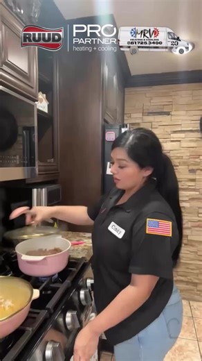 Cooking without running your fan? 👀 All that moisture gets pulled into your HVAC return and can cause condensation, rust, and microbial growth over time. Small habit. Big protection. Run your exhaust fan while cooking. 20 years serving the Valley 🍇🏜️ #hvactips #homeownertips #indoorairquality #hvac #homemaintenance