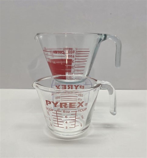 Vintage Pyrex Measuring Cup Set: 1 & Reverse Label 2 Cup - Etsy