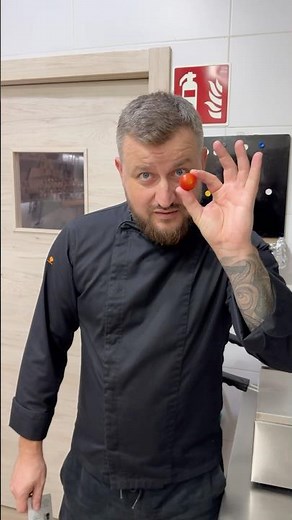 Testing the Life Hack: How to Turn a Small Tomato into a Big One! 🍅😂