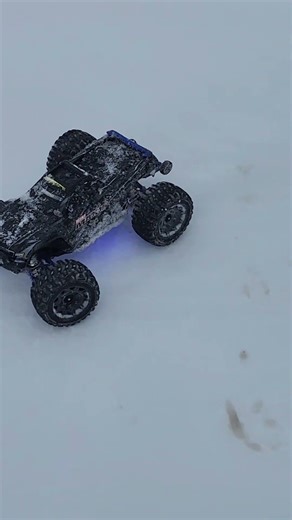 mini Maxx snow day 🥶 #lifestyle #rc