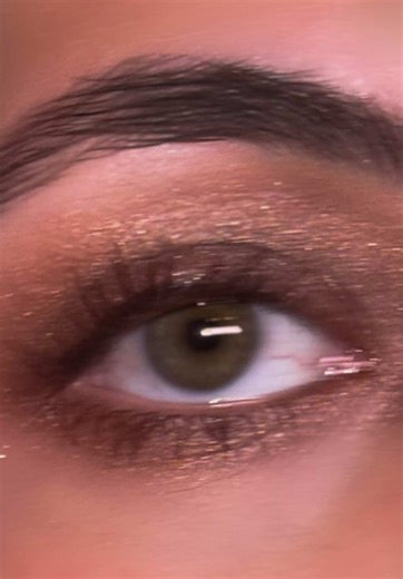 Discover the Essential Neutrals Eyeshadow Palette