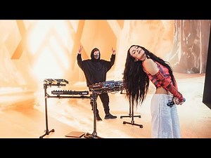 Alan Walker & Torine - Hello World (Live Performance At NIO)