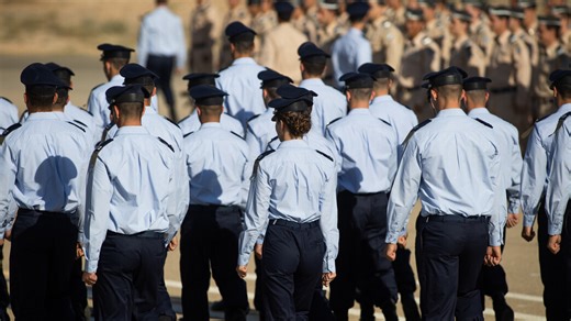 לפני הצמרת הביטחונית והמדינית: חניכי קורס טיס 191 קיבלו כנפיים