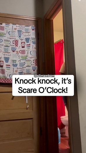 3.2K views · 8.3K reactions | Scare Pranks藍 #prank #fypviral #viralchallenge #LaughOutLoud #trendingvideo | Siima Mbam | Facebook