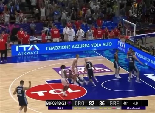 34K views · 1.5K reactions | Giannis seals the game with this insane block and the and-one on the other end. 勞 | Open Court | Facebook