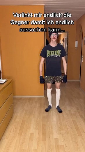 Mike Böttcher | TikTok : Nerd/Boxer #instagood #instagram #boxer #nerd #boxing #tattoo #tanzen #dance #comedy | Instagram