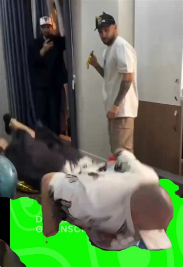 SEND ME A DM “MEME” to get the 4K download 📥 Guy jumps on a table Green Screen Meme Get this video in 4K with our app: www.GreenScreenMemes.app — now on iOS 📲 #memes #table #greenscreen #fyp #meme