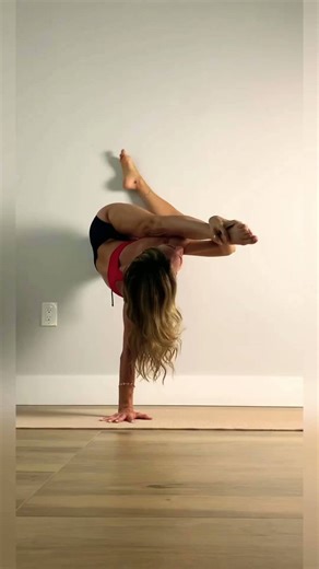 Yoga compass pose on the wall #yoga #fitness #fitnessjourney #yogafter40 #shortvideo