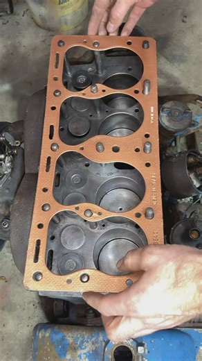 Kaiser Willys Auto Supply on Instagram: "When Installing the cylinder head on your L-134 it’s important to follow the proper torque sequence. We also strongly recommend re-torquing after a heat cycle and drive or two. The correct process is outlined in detail in the service manual. Part number MANUAL-020 the head gasket used in this video is our high quality copper gasket part number 638560 #mechanic #flatfender #willysjeep #cj2a #l134 #kaiserwillys"