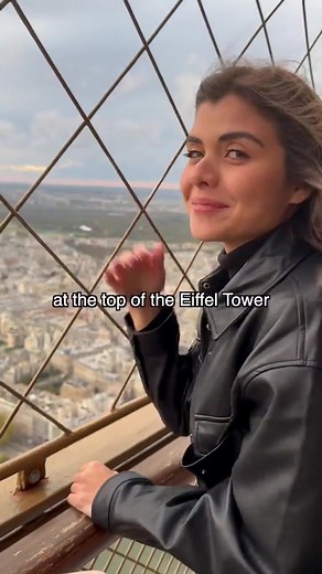 Exploring Paris with Wireless V1 Brat