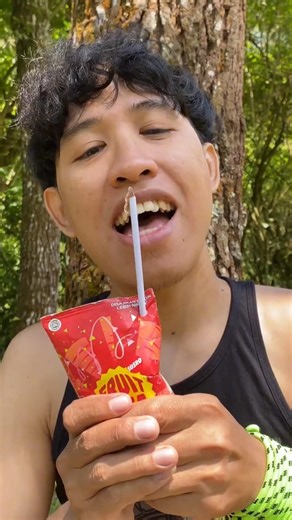 Eco-friendly paper straws! ♻️ #lifehacks #outdoors #survival #camping #bushcraft