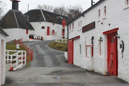 Visiting Edradour, the Smallest Whisky Distillery in Scotland