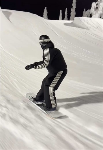 2X tweak🖤 #steez #snowboarding #rukapark #baggysnowpants | Snowboard