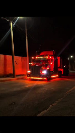 KENWORTH T800: Powerful Truck for Any Job