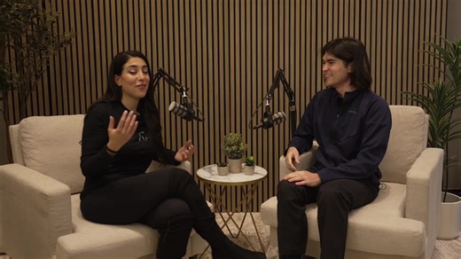 Only 22B is active in a 671B model?😐 Why are top models suddenly 5–10× more efficient without losing smarts? Anyscale engineers drop an 11-minute masterclass, breaking down the real infra behind it. The MoE magic why expert parallelism beats tensor-parallel every time. 😑 This clip is gold for anyone building real AI infra. 🙌 Only 22B is active in a 671B model. 🥹 Mixture of Experts (MoE) magic: 671B total params… but only 3% 22B activate per token. - Expert parallelism crushes KV-cache nightm