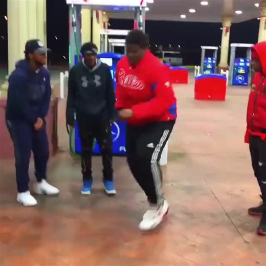 Can you Tip Toe?? Tip Toe Dance Challenge. Tip Toe by BAMA One Hunnit #hotsong #dj #hiphopartist #newdance #tiptoe