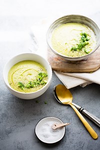 Easy Broccoli Soup (Ready in 20 Minutes)