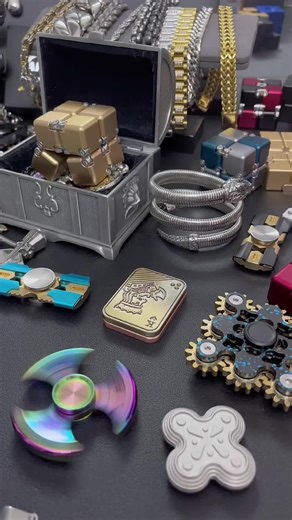 Full aluminum infinity fidget cube. Available for orders now. #toy #toys #fidget #fidgettoys #cool #craft