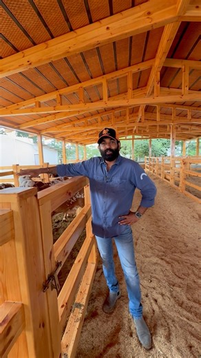 यहाँ है देश की सबसे शानदार गिर गाय 👍hitech gir cow farm in India 👍