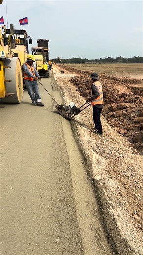 Shoulder Compaction by Plate compactor