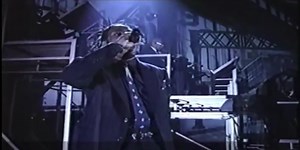 436K views · 41K reactions | R.I.P. Coolio (1 August 1963 - 28 September 2022) Coolio Ft LV - Gangster’s Paradise (Live At The Grammy’s 1996) | 90's Mixtape | Facebook