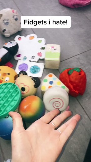 LOOK AT THE SOUND!! #fyp #popit #stressbal #simpledimple #squishys #homemadesimpledimple #foryoupage #💙😎