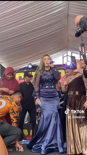 Dorr dorr dorr#fypシ゚viral #adeastrid #adeastrid #fyppage #adeastrid_91 #ratugerengsengteam #gerengsengteam #gerengsengkeun🔥 #fypシ゚ #yppppppppppppppppppppppp❤️❤️ #fypvideoviratiktok