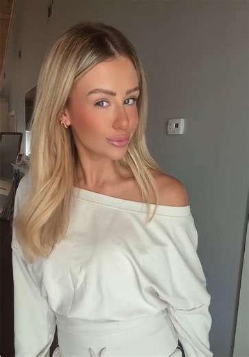 Friday fit check with @Halara_official 💖✨ comfy, flattering & made for real lifeeee 🫶🏻🌈 #halara #halarapants #HalaraListens #Halarafabric #ActiveinHalara
