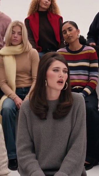 Κάνε το δώρο σου. Η στιγμή έφτασε. Όταν μοιραζόμαστε τα δώρα μας, κάτι πυροδοτείται: η έμπνευση, η σύνδεση, η ελπίδα. Και ξαφνικά... ερχόμαστε πιο κοντά. Για να φωτίσουμε μαζί ό,τι έρχεται. Με τη συμμετοχή της @siennaspiroκαι της χορωδίας μας. “The Climb” των Jessi Alexander & Jon Mabe Ενορχήστρωση: @tiffanymonique Διεύθυνση: @alexanderlblake Μουσική επιμέλεια: @patrickzappia Σκηνοθεσία: @bethany.vargas Χορωδία: @zoeerianna @tatebutts @jameswimbleymusic @clairecrosby @omgitspiao @beccameans @tou