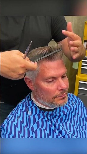Scissor Cut The Top of Mens Hair for Flow #barber #barberingeducation