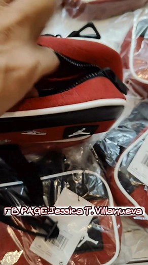 👜🔥 Jordan Monogram Bag — Mall Pull-Out, BELOW SRP! 🔥👜 Mga sis/kuys, share ko lang… naka-score ako ng limited Jordan bags na mall pull-out, kaya mas mura talaga kaysa mall price👀💯 ✔ Premium look ✔ Matibay & classy ✔ Legit mall quality (promise!) Perfect pang everyday, pang-regalo, or pang-collect kung Jordan lover ka. Once maubos ‘to, wala na talaga — hindi araw-araw may pull-out. 💸 PRICE: Below SRP — super sulit! 📦 Ready to ship! | Jessica T. Villanueva