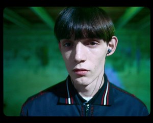 33K views | Découvrez et commandez les écouteurs intra-auriculaires Sennheiser IE 800 de cette version Dior Homme en édition limitée. Livraison et retour offerts. | Dior | Facebook