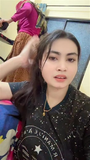 Ruhi Al Ahmad on Instagram: "আমার থেকে আমার শাশুড়ি মা ভালো ব্যায়াম করতে পারে 🤒"