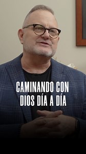 248K views · 12K reactions | En medio de tanta incertidumbre, hay una verdad que me llena de paz: Dios es Dios. Él es soberano, y mi vida está en el cuidado de Sus manos. Mi deseo es que también usted pueda, en este tiempo, vivir por fe y no por vista, tomando Su mano cada día y permitiendo que Su amor y Su paz guíen su caminar.Puede ver la enseñanza completa, “Dios es Dios,” en mi canal en YouTube. #MarcosWitt | Marcos Witt | Facebook