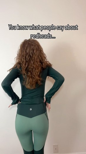 Crimson Electra on Instagram: "Do you know what they say? What do you know about natural redheads 👩‍🦰 do you think gingers have no soul? #redhead #redhair #gymgirl #buffbunny #gymfit"