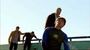 Jerónimo llega al barco donde Dunant tiene cautiva a Renata y, en un acto de defensa propia, acaba con la vida de Agustín. #CuandoMeEnamoro, gran final este viernes 9:30 a. m. MEX / 10:20 p. m. MEX por #Tlnovelas y en #ViX, el nuevo servicio de streaming totalmente gratuito | tlnovelas