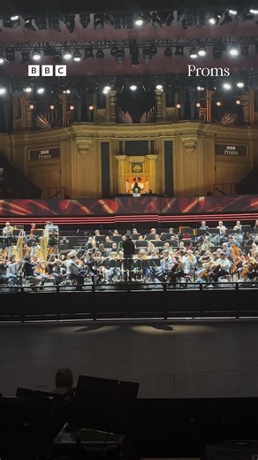 Wait for it…The mighty Royal Albert Hall organ on magnificent form with organist Rachel Mahon in rehearsal for tonight’s Prom 🤯 Music by Bizet, Sarasate, Holmès and Saint-Saëns 🎶 📻 Listen on BBC Radio 3 and BBC Sounds | BBC Symphony Orchestra