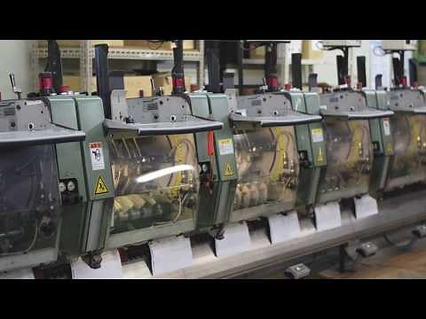 中綴じ機（針金で綴じます）