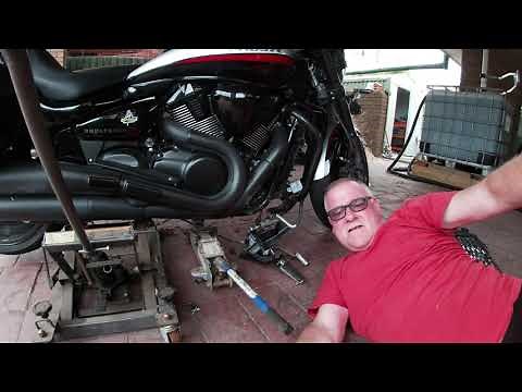 Change Boulevard M109R Engine Mounts