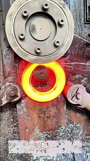 驚異の拡径！ローリング鍛造機によるステンレスフランジの熱間圧延工程 #worker #process #forging #stainlesssteel #machinery
