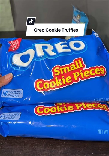 The easiest and yummiest treat ever!🍪🍫😋 These were a hit at a gathering I attended🔥 #easydessert #nobakedessert #oreotruffles #dessertideas #oreos @Snackworks