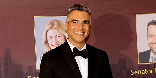 Cash Warren Steps Out With New Model Girlfriend, 25, for PDA-Filled Date Night