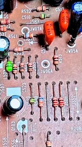 6.4M views · 49K reactions | Knowing the component code on the PCB is basic electronic knowledge #componenteseletronicos #electronics #fbpro #reels | Bang Cand | Facebook