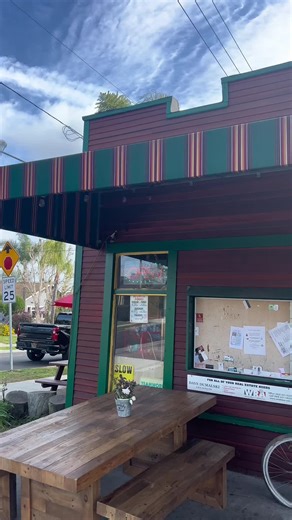 Delicious Breakfast Burritos at Ma ‘n Pa’s Grocery